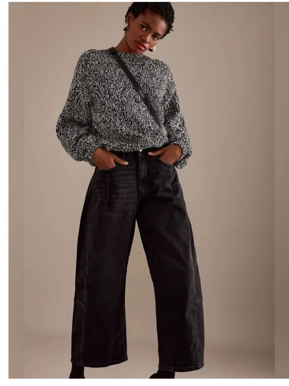 Pilcro Anthropologie Black Barrel jeans size 28